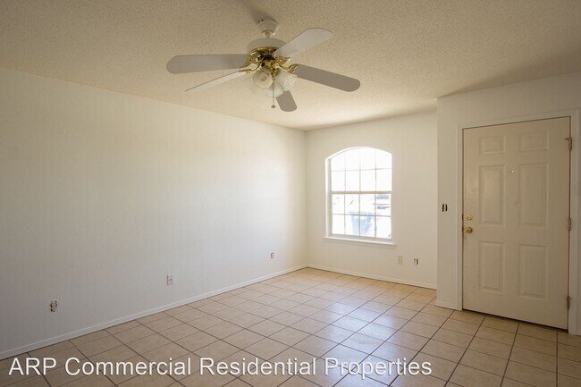 Building Photo - 3 br, 2 bath House - 14121 ROBERT ITUARTE DR