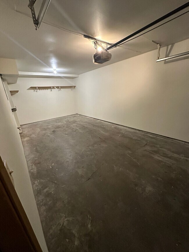 Building Photo - $500 Signing bonus off of First Months Rent! 3 bedrooms with 1.5 baths UPDATED townhouse located ...