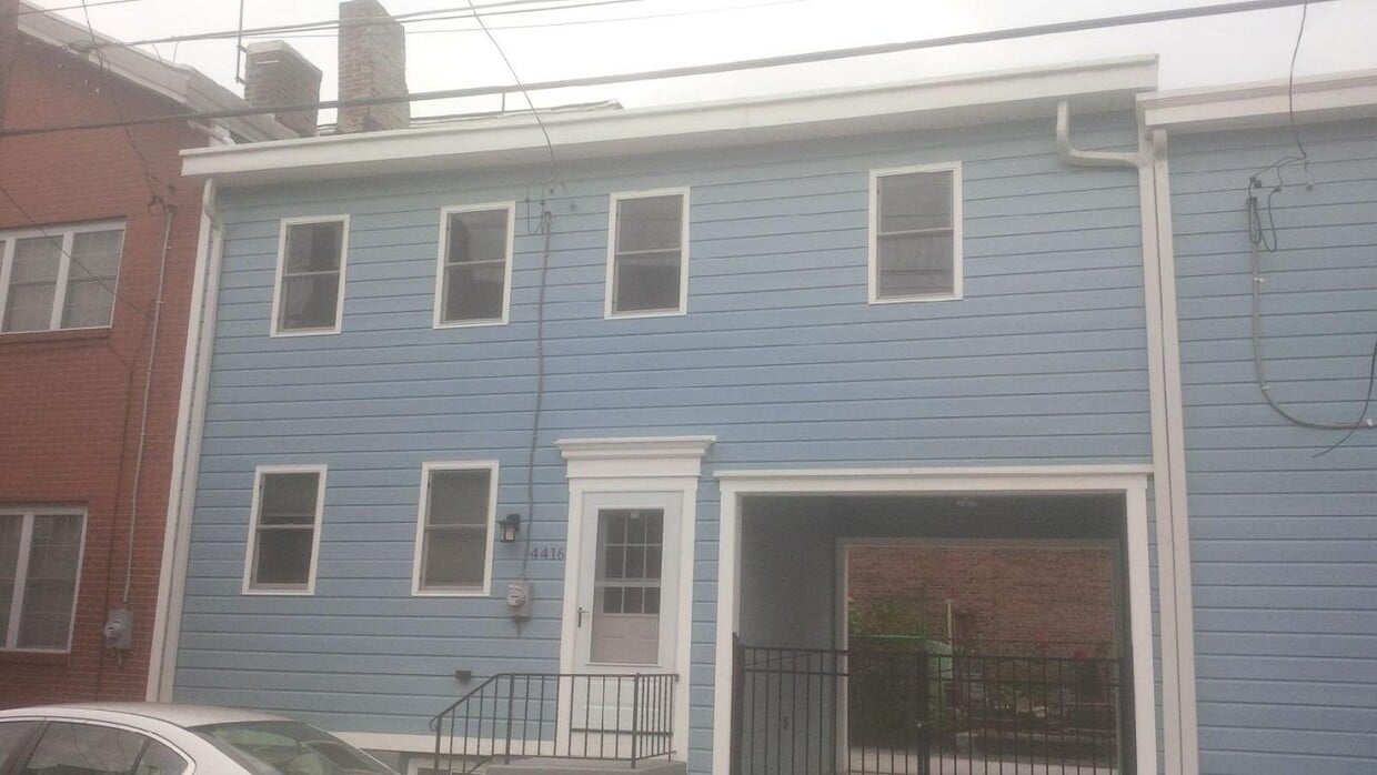 Front - 4416 Plummer St