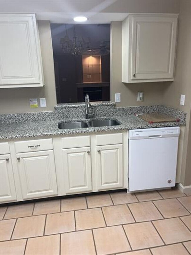 Foto del edificio - 4 Laura Dr