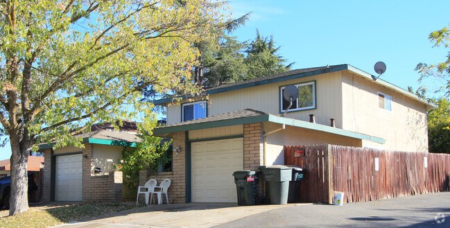 Foto del edificio - Merrihill Townhomes