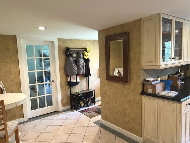 Photo - 566 W Main St House