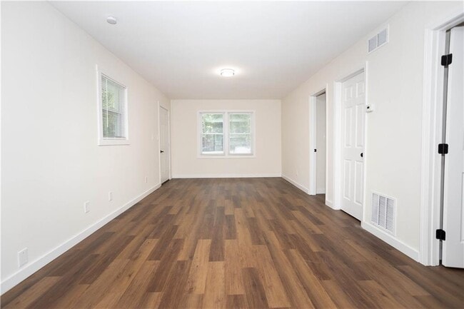 Building Photo - 1138 Gerald Pl SW