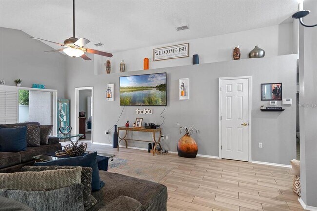 Foto del edificio - 541 Heather Glen Dr