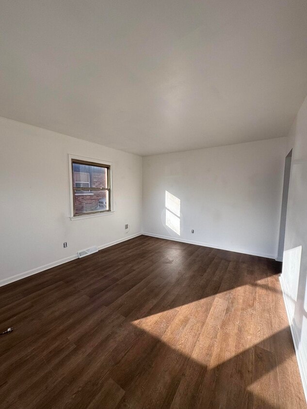 Building Photo - 669 Anniston Dr