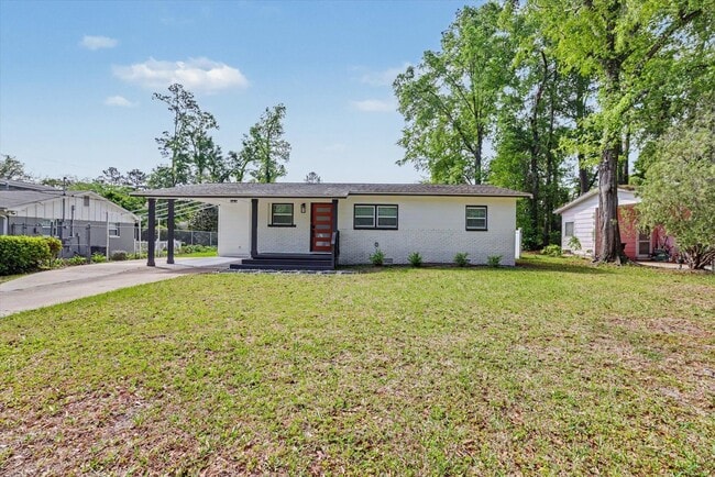 Building Photo - 713 Stafford St