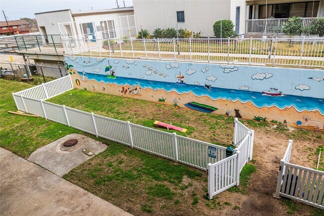 Building Photo - 7820 Seawall Blvd