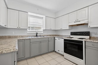 Building Photo - 536 SE 20th Ave