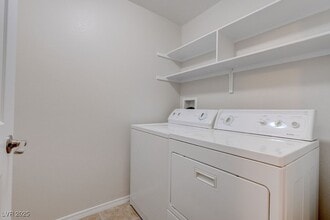 Building Photo - 1050 E Cactus Ave