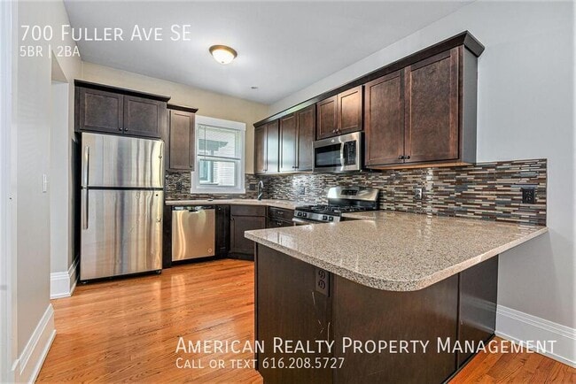 Foto del edificio - 700 Fuller Ave SE