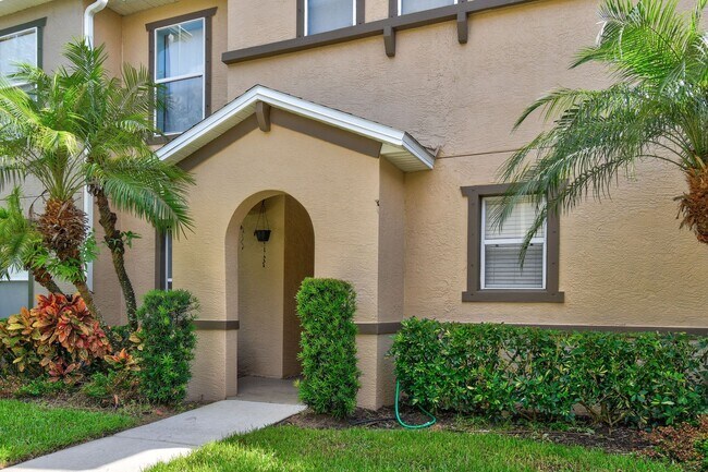 Foto del edificio - Nice Townhouse in Vero Beach with 1 Car Ga...