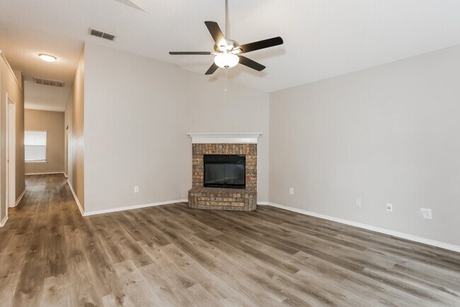 Foto del edificio - 10213 Dallam Ln