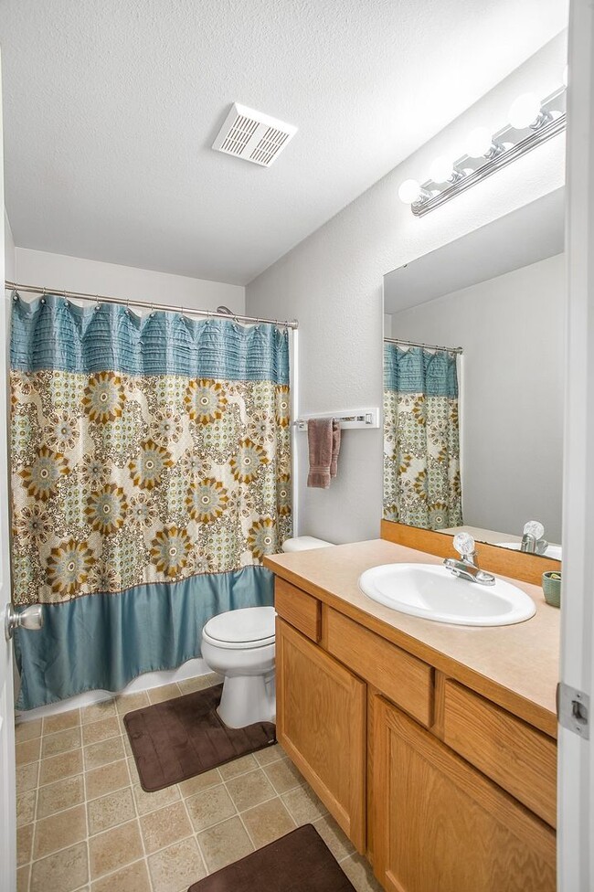 Building Photo - Lynnwood Home...