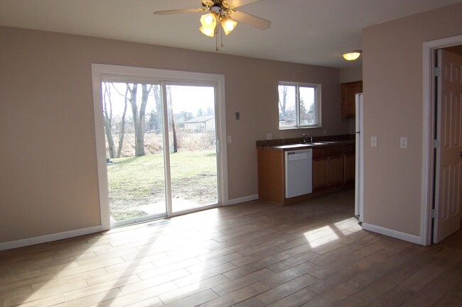 Dining Room with sliding door to private patio - 4773 Lorraine Ave