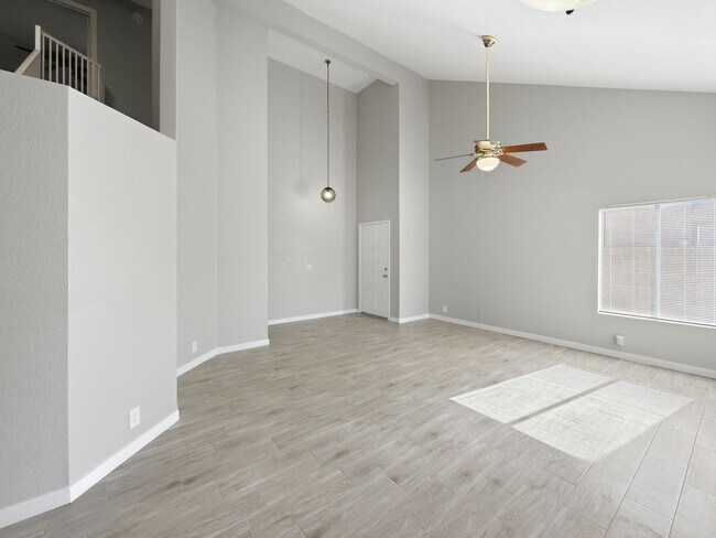 Foto del edificio - 3839 W Whitten St