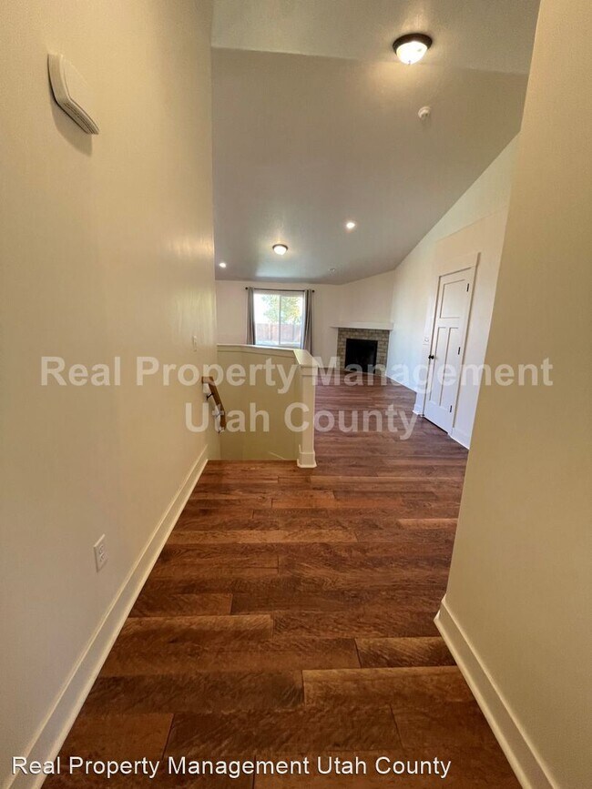 Building Photo - 3 br, 2.5 bath House - 458 N 400 W