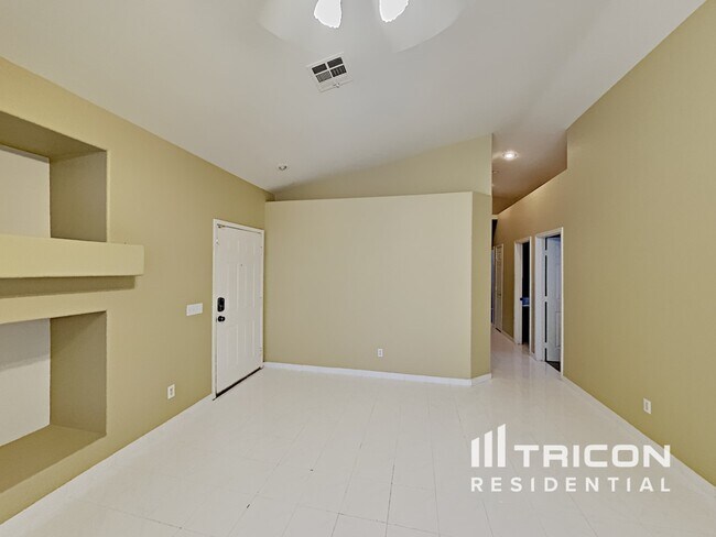 Foto del edificio - 2727 W Richmar Ave