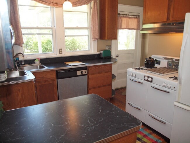 Foto del edificio - 1448 Beach St