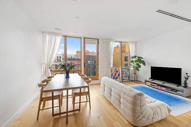 Building Photo - 42 Rochester Ave