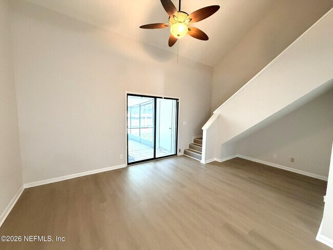 Building Photo - 5646 Pinebay Cir S