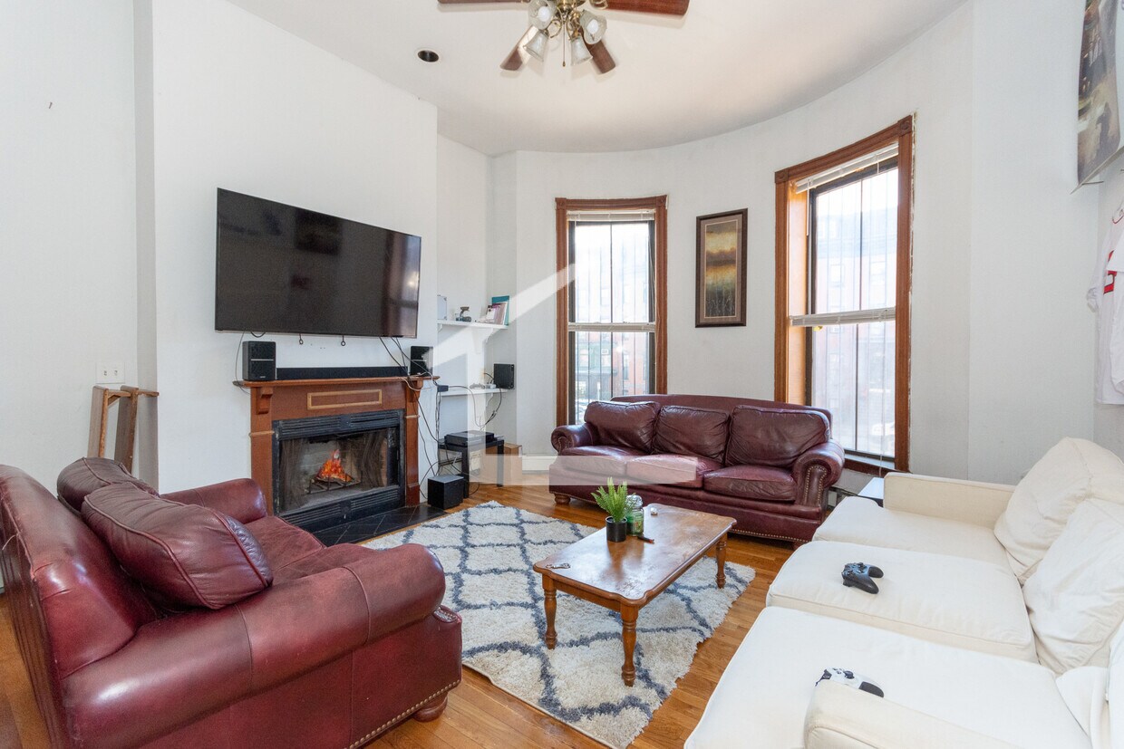 Foto principal - 486 Massachusetts Ave