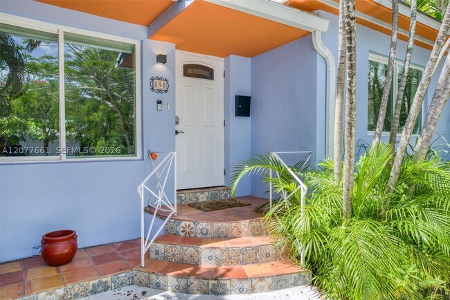 Foto del edificio - 890 NE 90th St