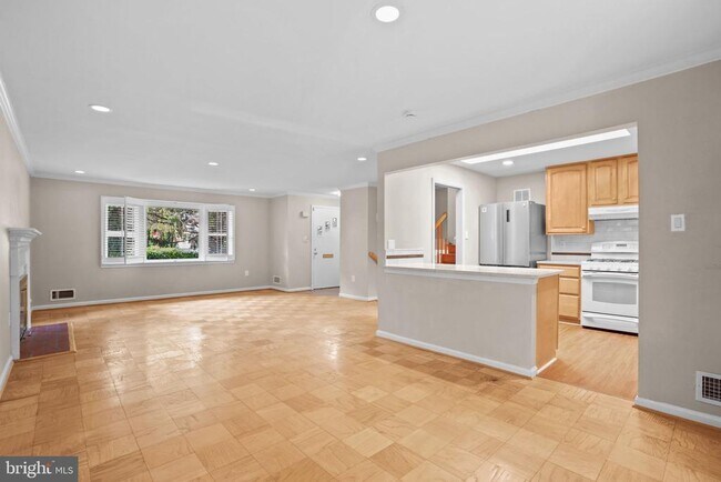 Foto del edificio - 1415 Mayflower Dr