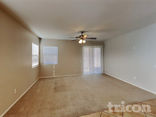 Foto del edificio - 43371 W Elizabeth Ave