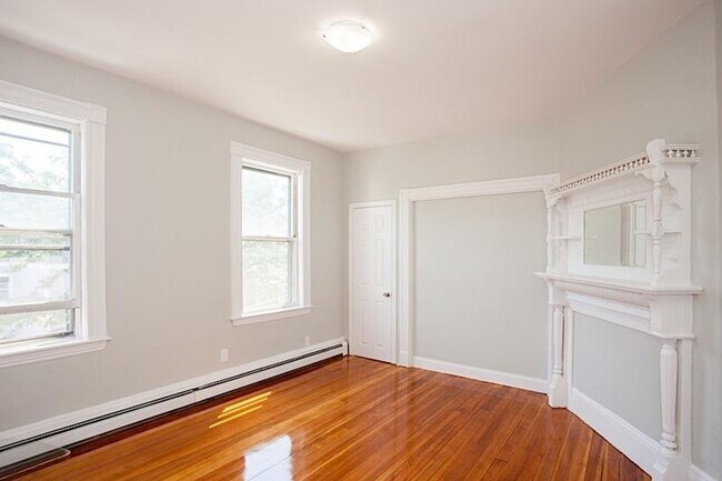 Foto del edificio - 9/1 Sunny, renovated 3BR near Central, Inman, Kendall