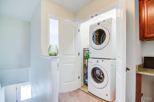 Building Photo - 111 Old Tavern Cir