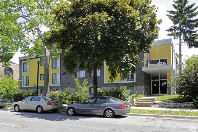 Building Photo - 2533 3rd Ave S