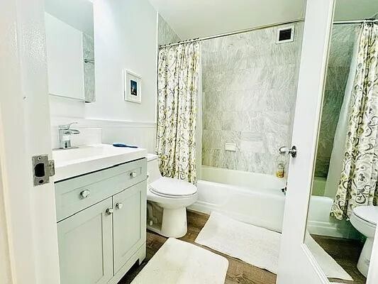 Foto del edificio - 275 Greenwich St