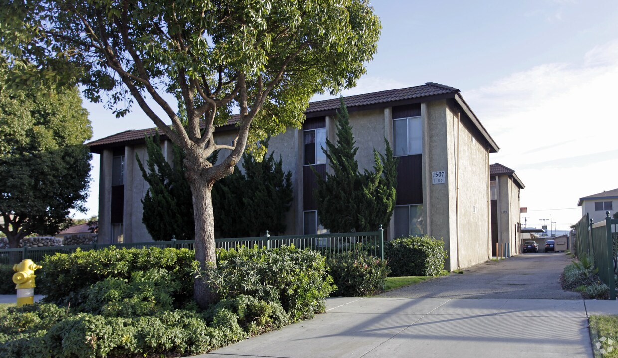 Foto principal - 1505-1507 W Stoneridge Ct
