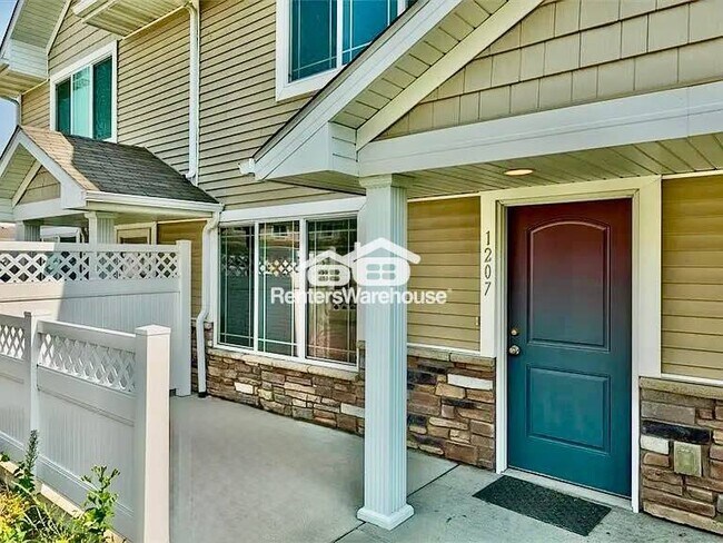 Building Photo - 1207 NE 7th Ln