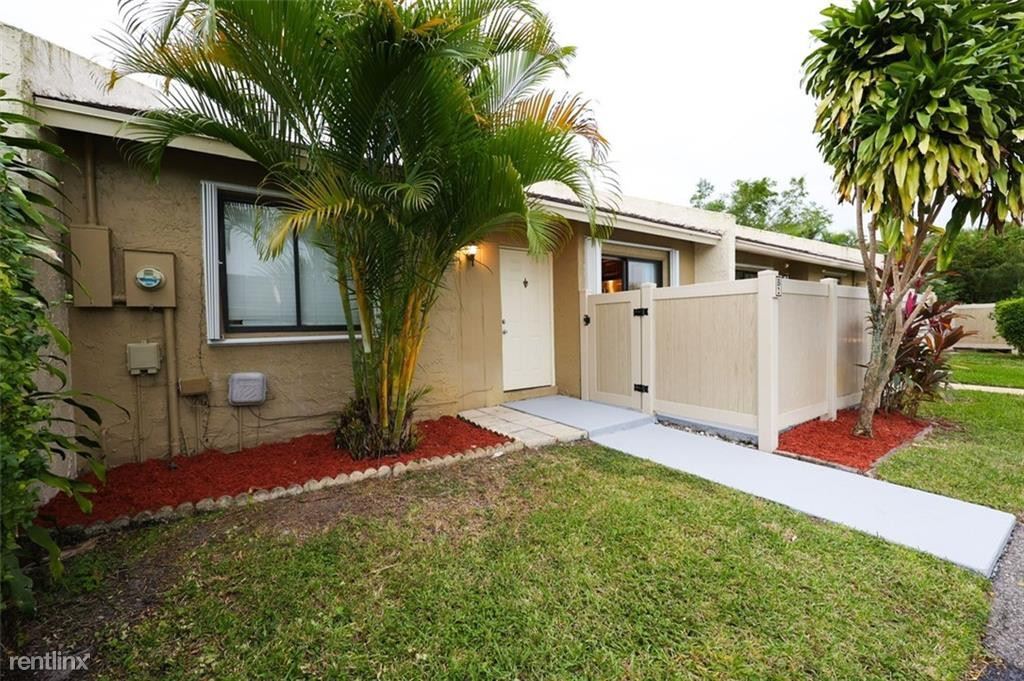 Primary Photo - 2 br, 2 bath House - 10127 Boca Bnd E # B2
