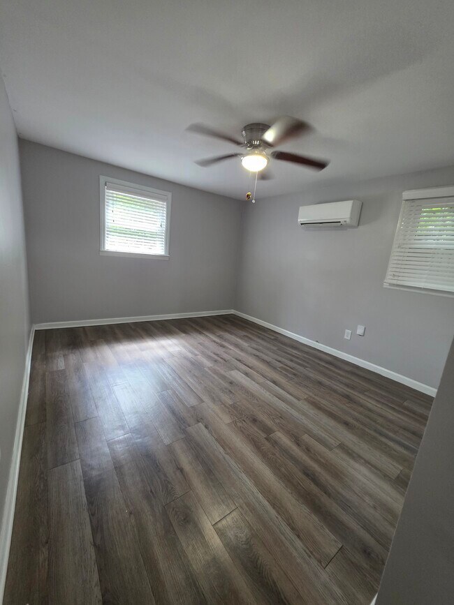 Foto del edificio - 709 Mountain View Ave