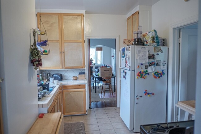 KITCHEN - 2260 W 20th St