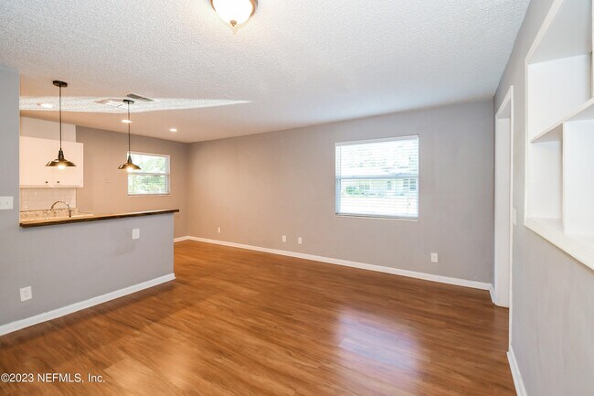 Foto del edificio - 868 Filmore Ln