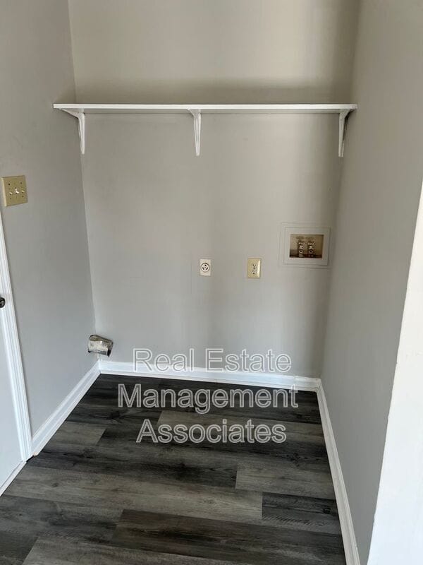 Building Photo - 201 Grove Pl