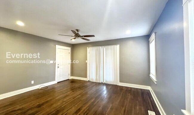 Building Photo - 3421 Indiana Ave