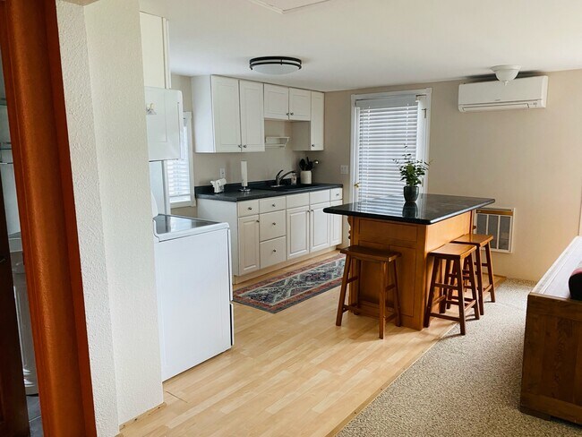 Foto del edificio - 5596 E Lake Rd