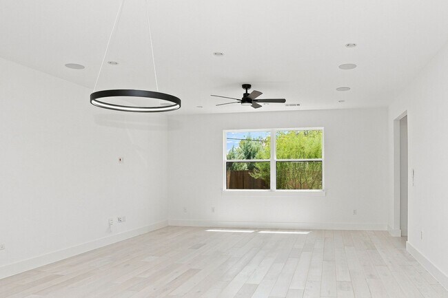 Foto del edificio - 1500 Sylvan Glade