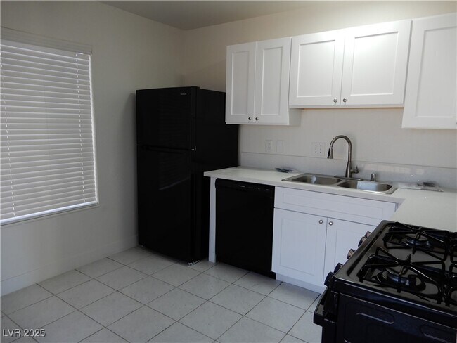 Foto del edificio - 4474 Bramblewood St