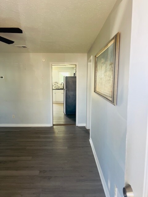 Building Photo - 407 15th Ave S