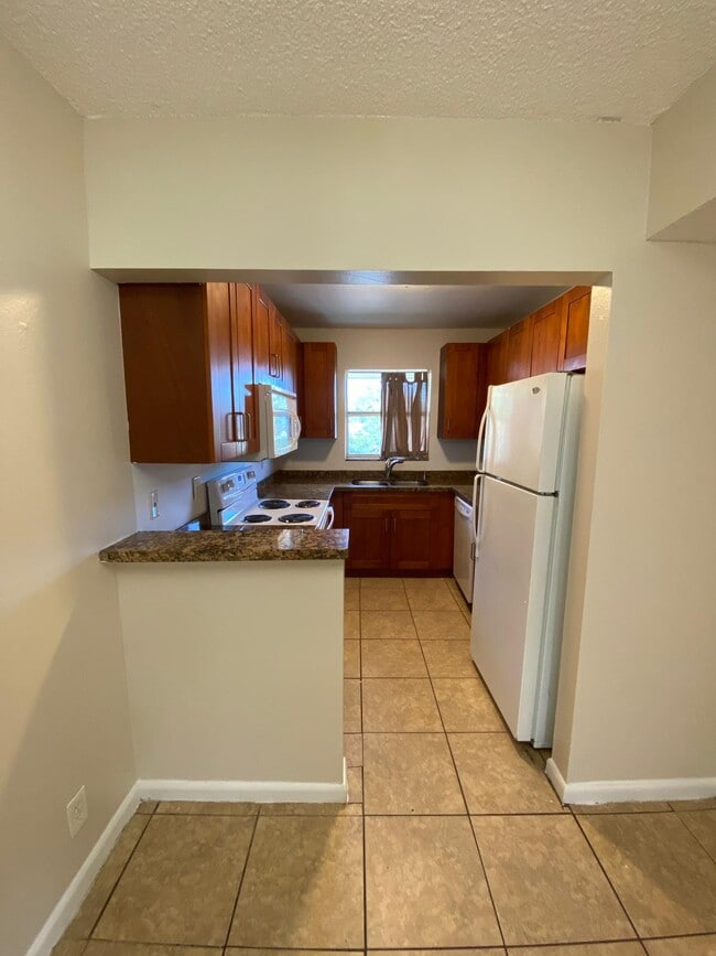 Building Photo - 2521 Pierce St