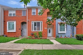 Building Photo - 205 Castleton Pl