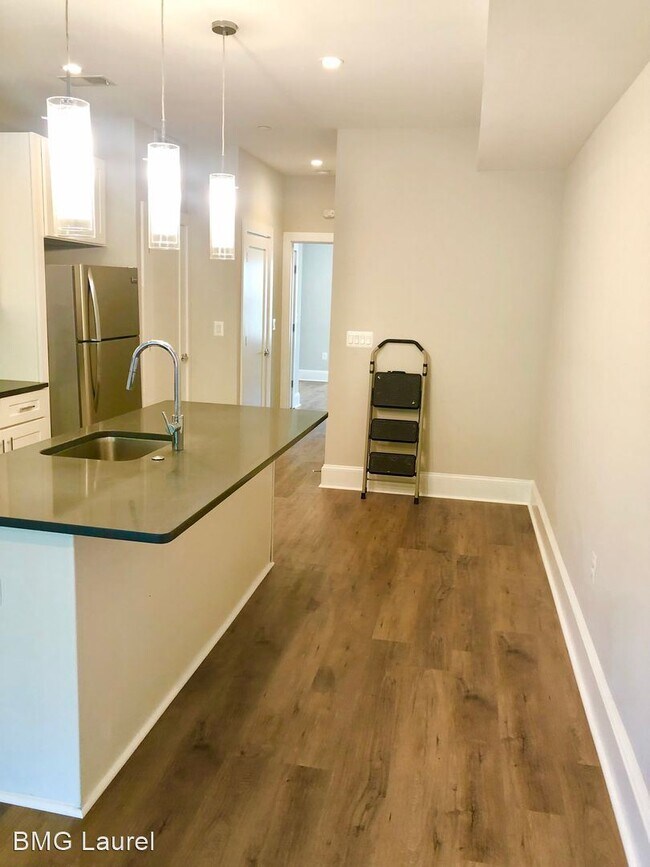 Foto del edificio - 1 br, 1 bath House - 2221 M St NE Unit 202