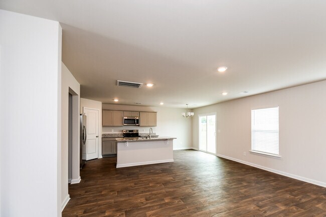 Foto del edificio - 417 Leaning Maple Wy