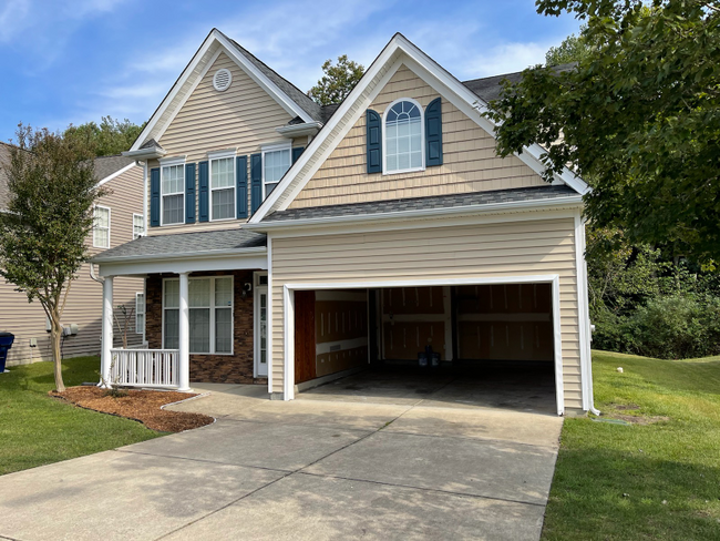 Building Photo - 8000 Willowglen Dr