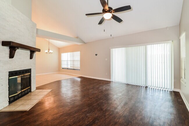 Building Photo - 3614 Okeechobee Cir